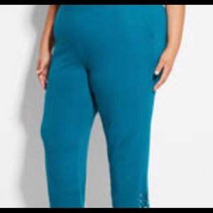Suprema Teal Blue Capris-4X- NWT